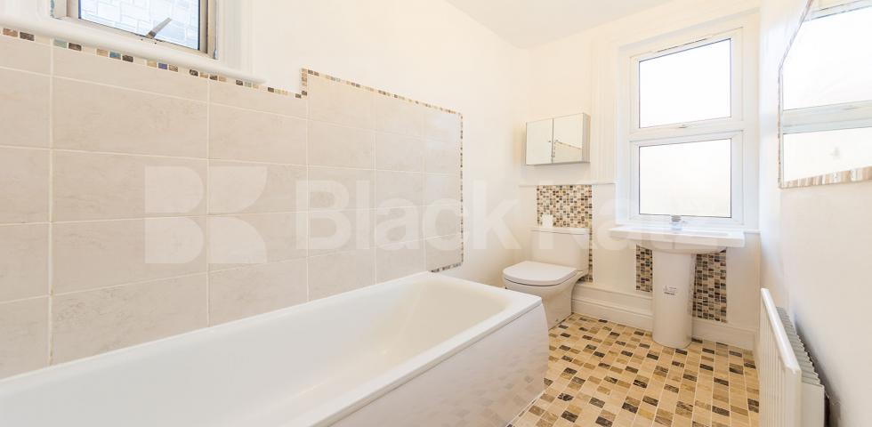 			Studio Apartment, 1 bath, 1 reception Apartment			 Birch Grove , ACTON 